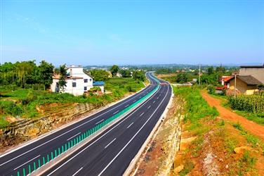 企业泸州国道321线产品提前半年实现全线交工验收
