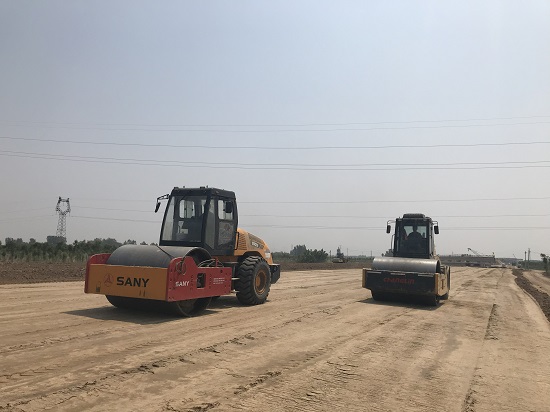 20190525河北高速公路总承包部津石高速产品加强路基填筑施工精细化管理-摄影杨雨行.jpg