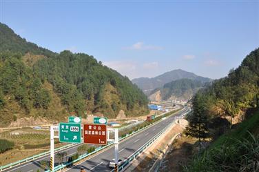 企业承建的贵州凯里至雷山高速公路产品全面通车