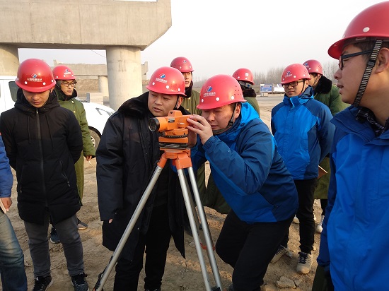 20181218-六分部-河北高速公路总承包部六分部开展工程测量教学-摄影李光明3s.jpg