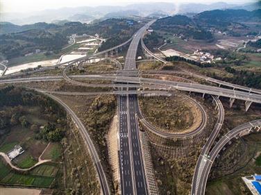 150天，150公里！企业投资建设的渝蓉高速通车试运营
