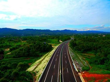 企业投资建设的国道321线纳溪至泸县一级公路改建工程全线通车