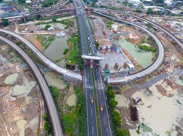 全国首例 企业完成国内首个跨高速桥梁智能化组合模块拆除施工